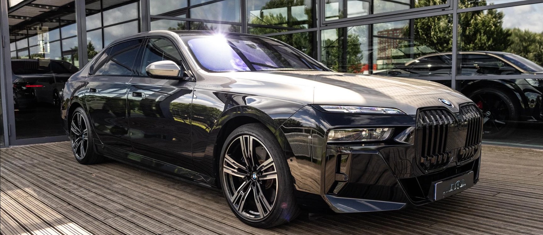 BMW i7